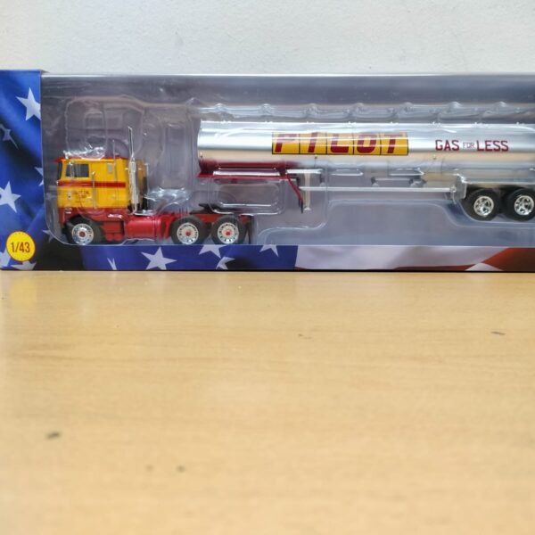 #81 Peterbilt 352  Camiones americanos
