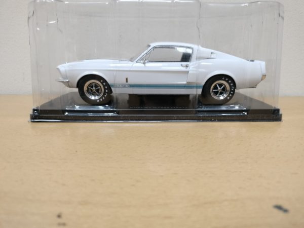 #11 Ford Mustang Shelby GT500 1:24 FORD MUSTANG COLLECTION
