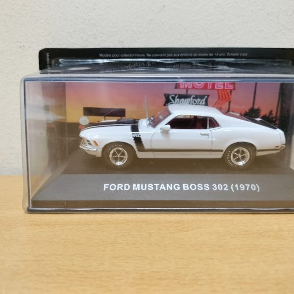 #13 Ford mustang boss 302 FORD MUSTANG COLLECTION