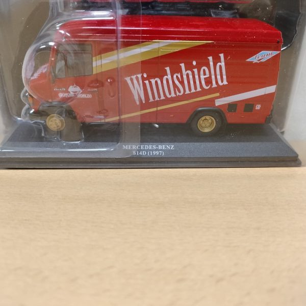 #75 Mercedes Benz 814D Asistencia en rallye