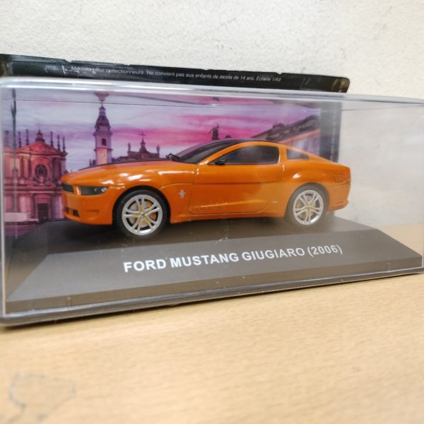 #30. FORD MUSTANG GIUGIARO. 2006. #30. FORD MUSTANG COLLECTION AMERICAN CARS 1/43