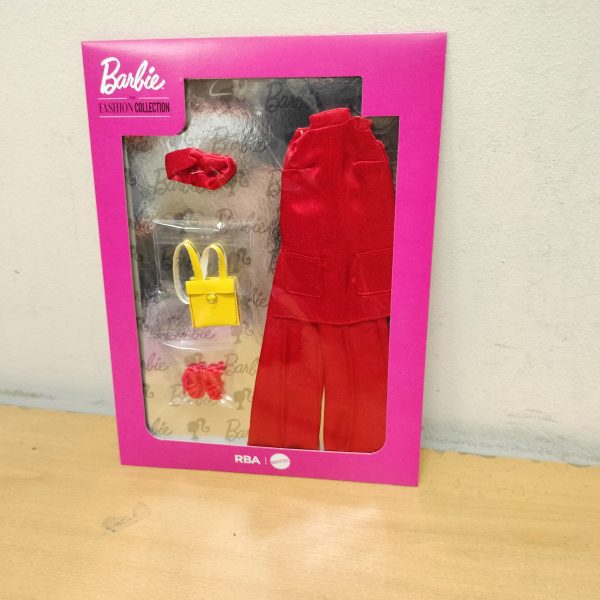 #37. WALK LIVELY. #37. BARBIE THE FASHION COLLECTION VESTIDOS SPECIAL EDITION