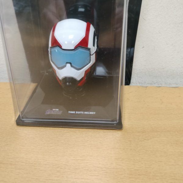 #22. Uniforme temporal casco. #22. avengers endgame time suits . marvel movie museum